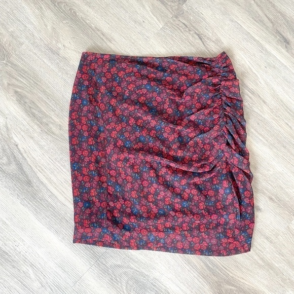 Mango Suit Draped Red Floral Print Mini Skirt w/ Slit - Picture 2 of 7